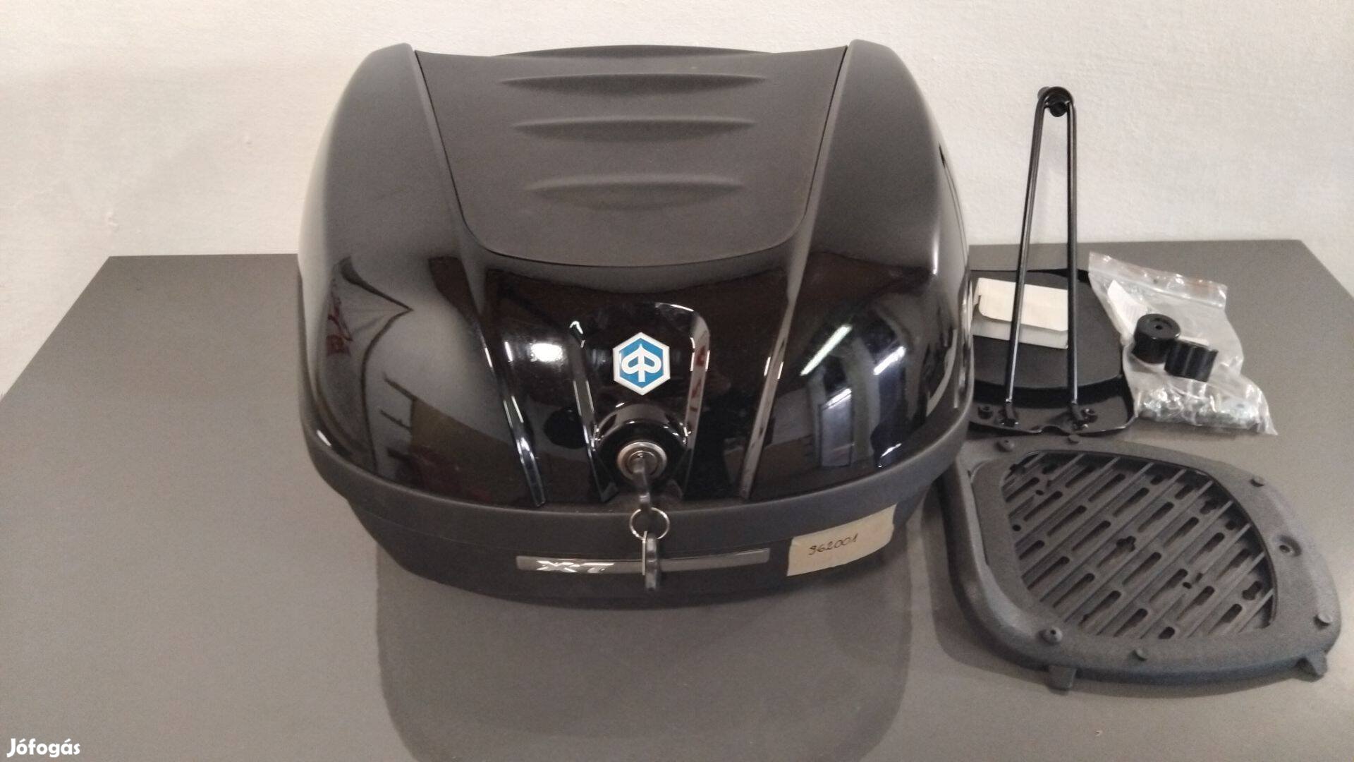 Piaggio X7 gyári doboz, konzollal, platnival