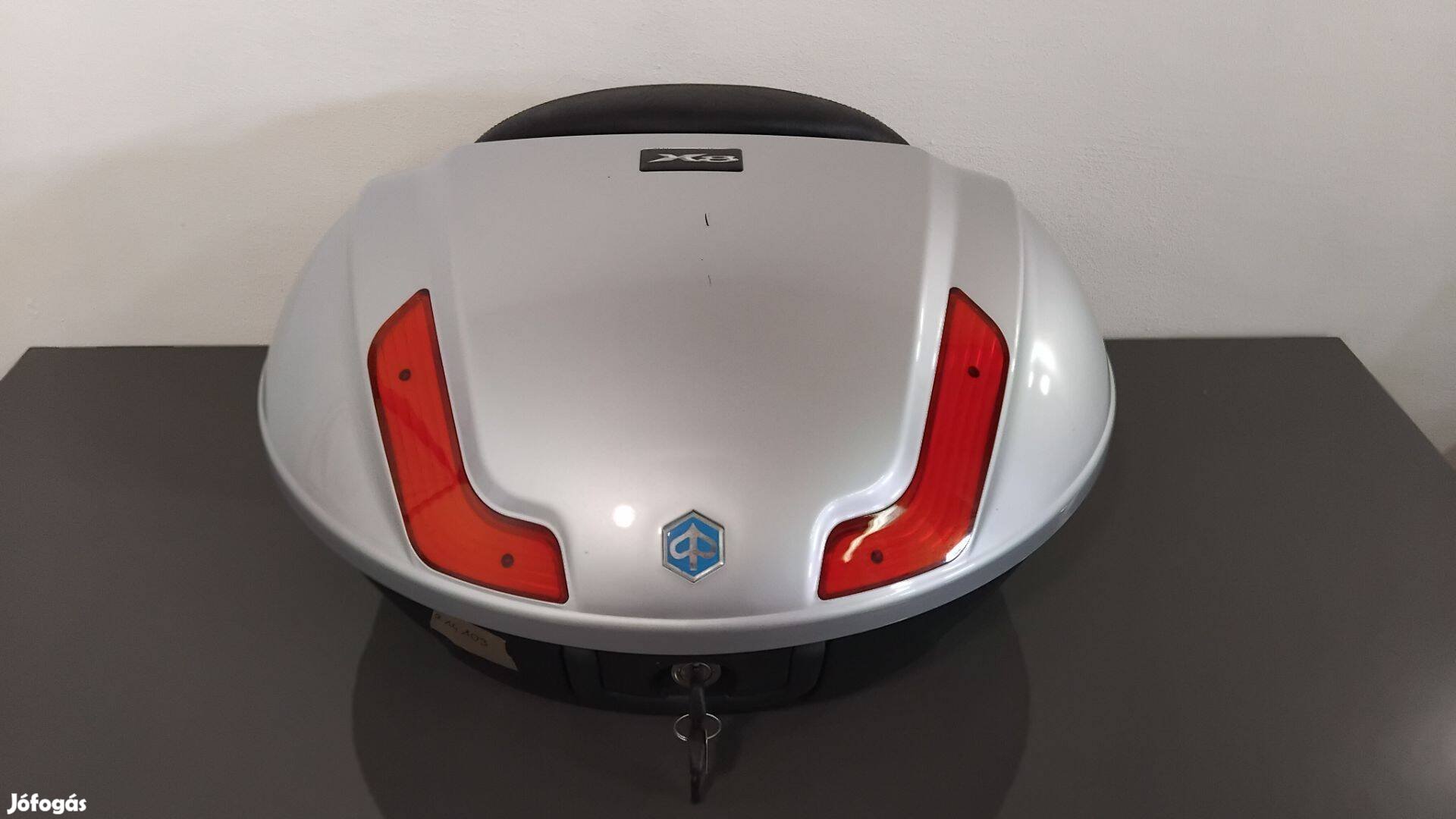 Piaggio X8 Gyári doboz, háttámlával