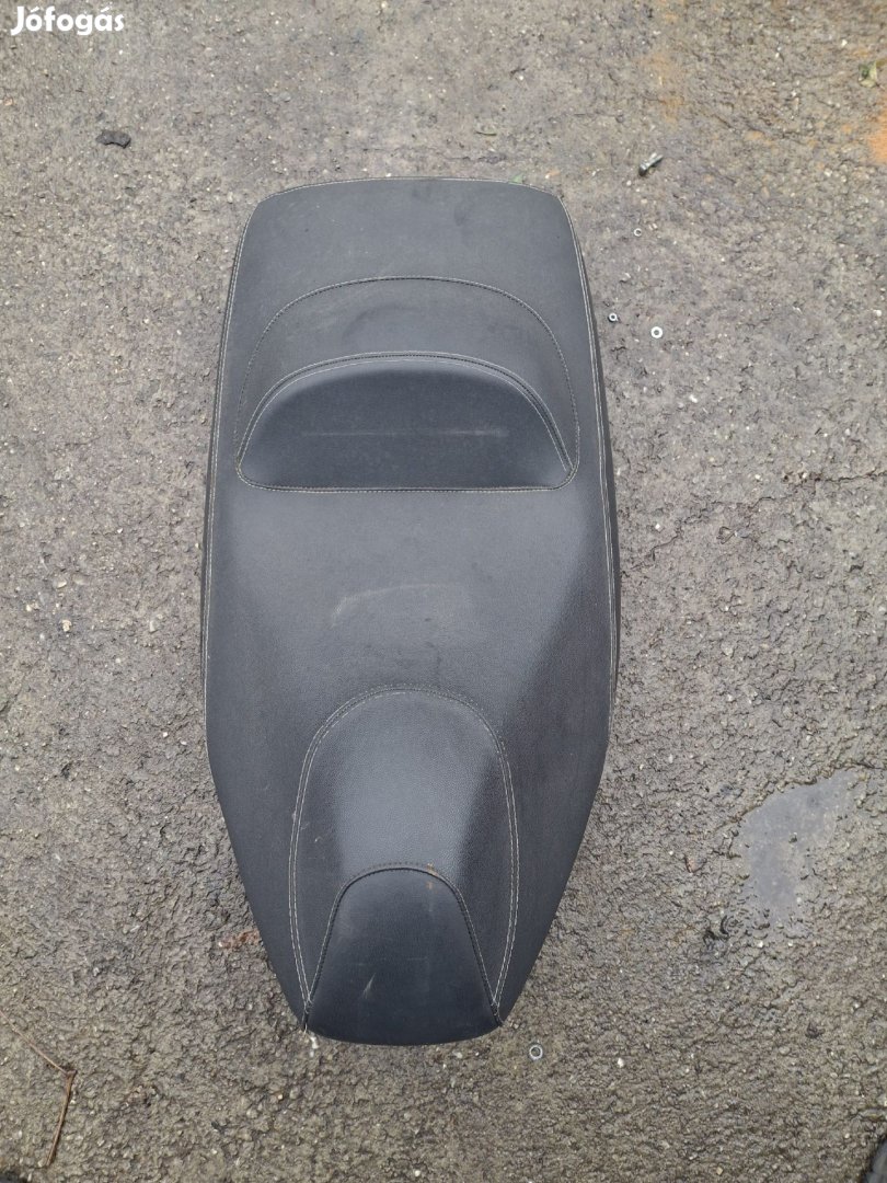 Piaggio X evo ülés