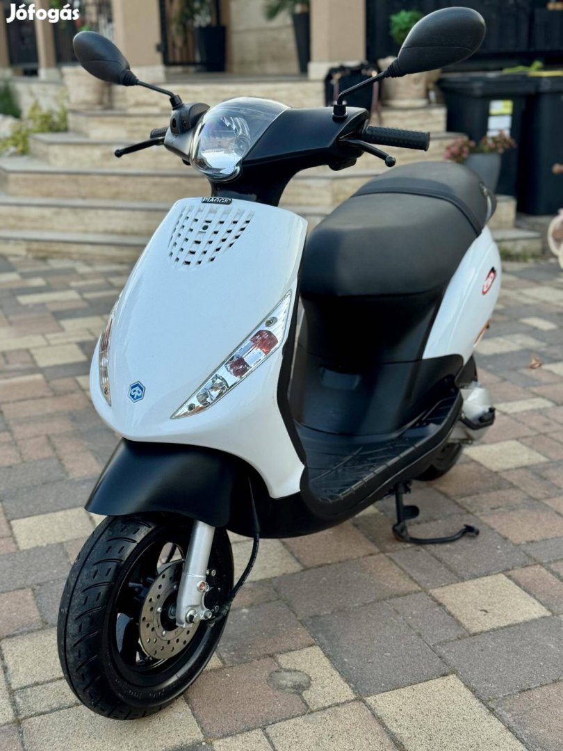 Piaggio ZIP 2T Újszerű 3600km