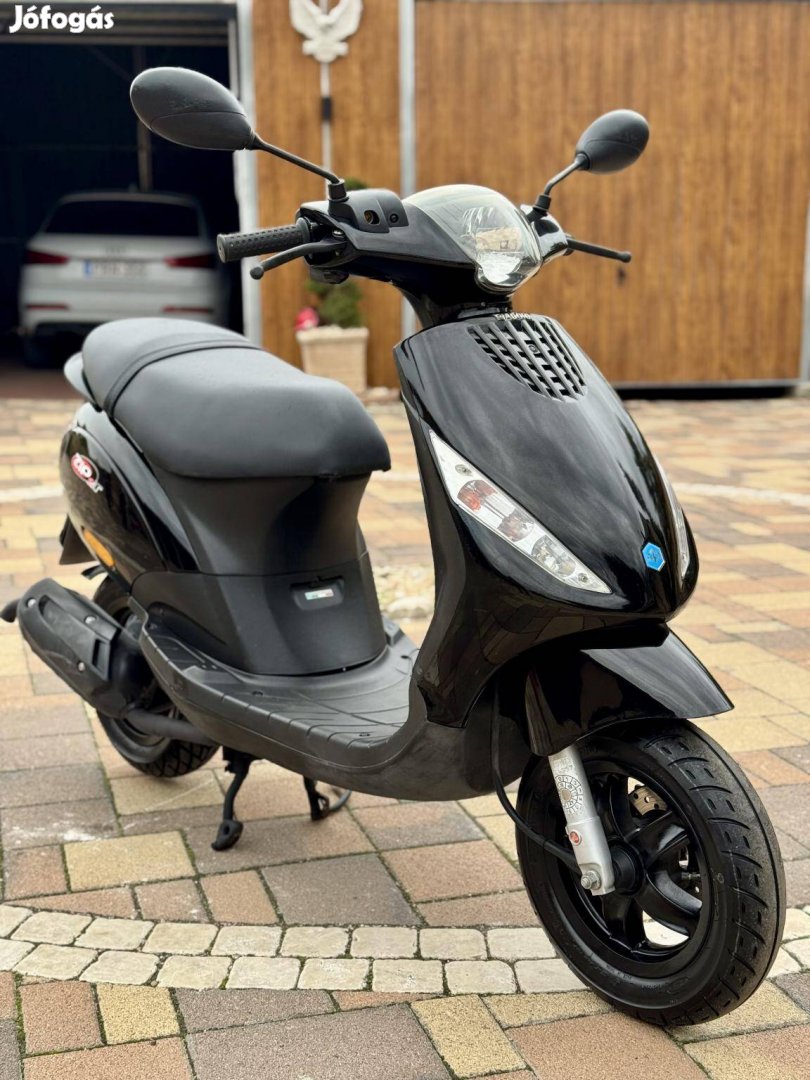 Piaggio ZIP 2T újszerű