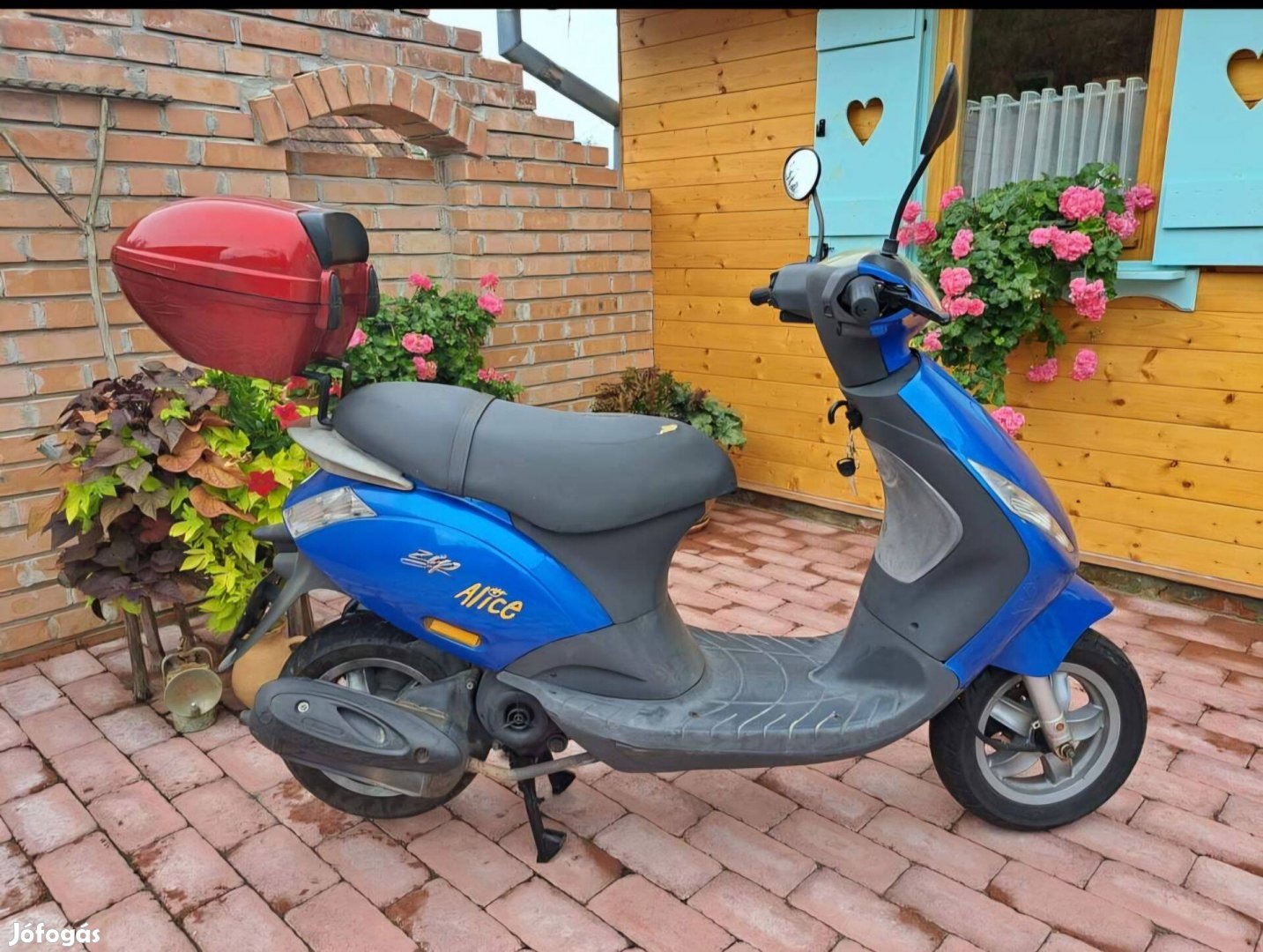 Piaggio ZIP négyütemű alkatrészek eladók