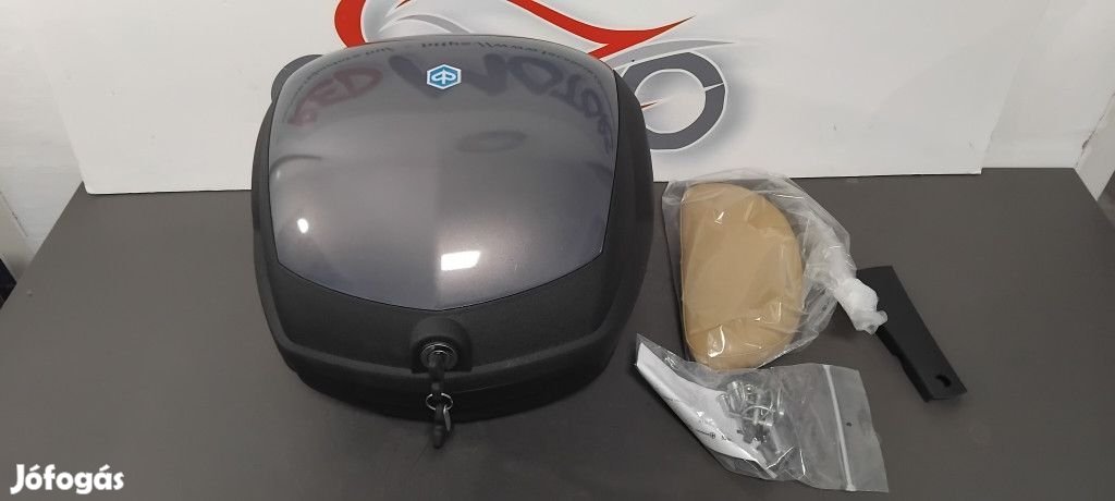 Piaggio gyári doboz, háttámlával