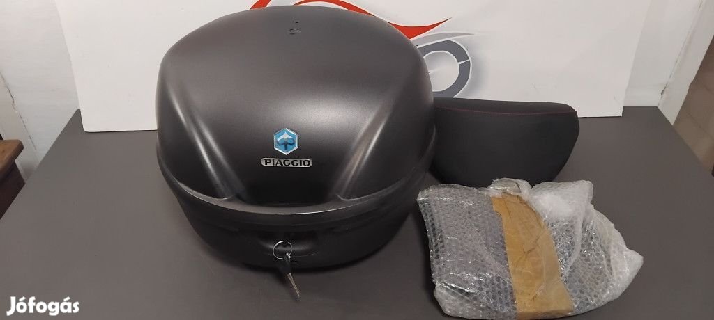 Piaggio gyári doboz, háttámlával, platnival