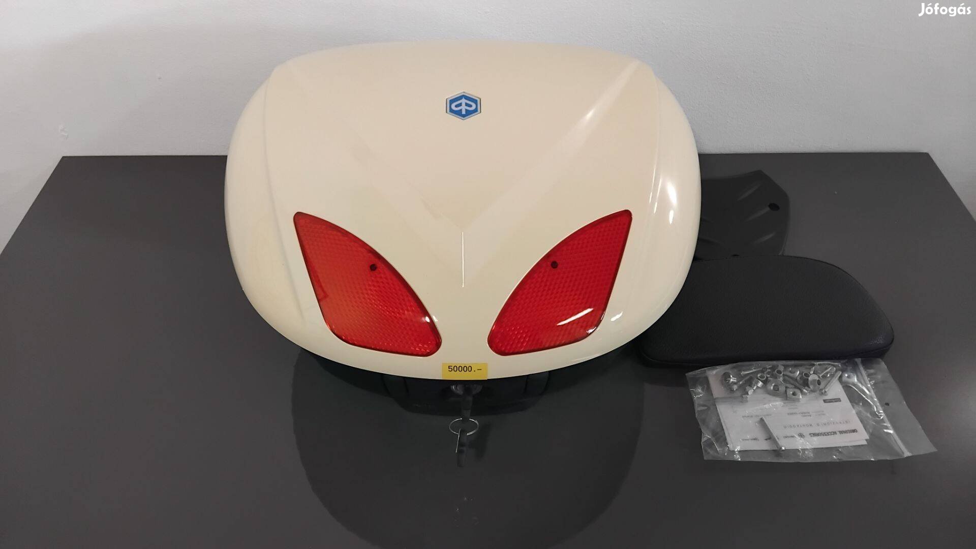 Piaggio gyári doboz, platnival, háttámlával