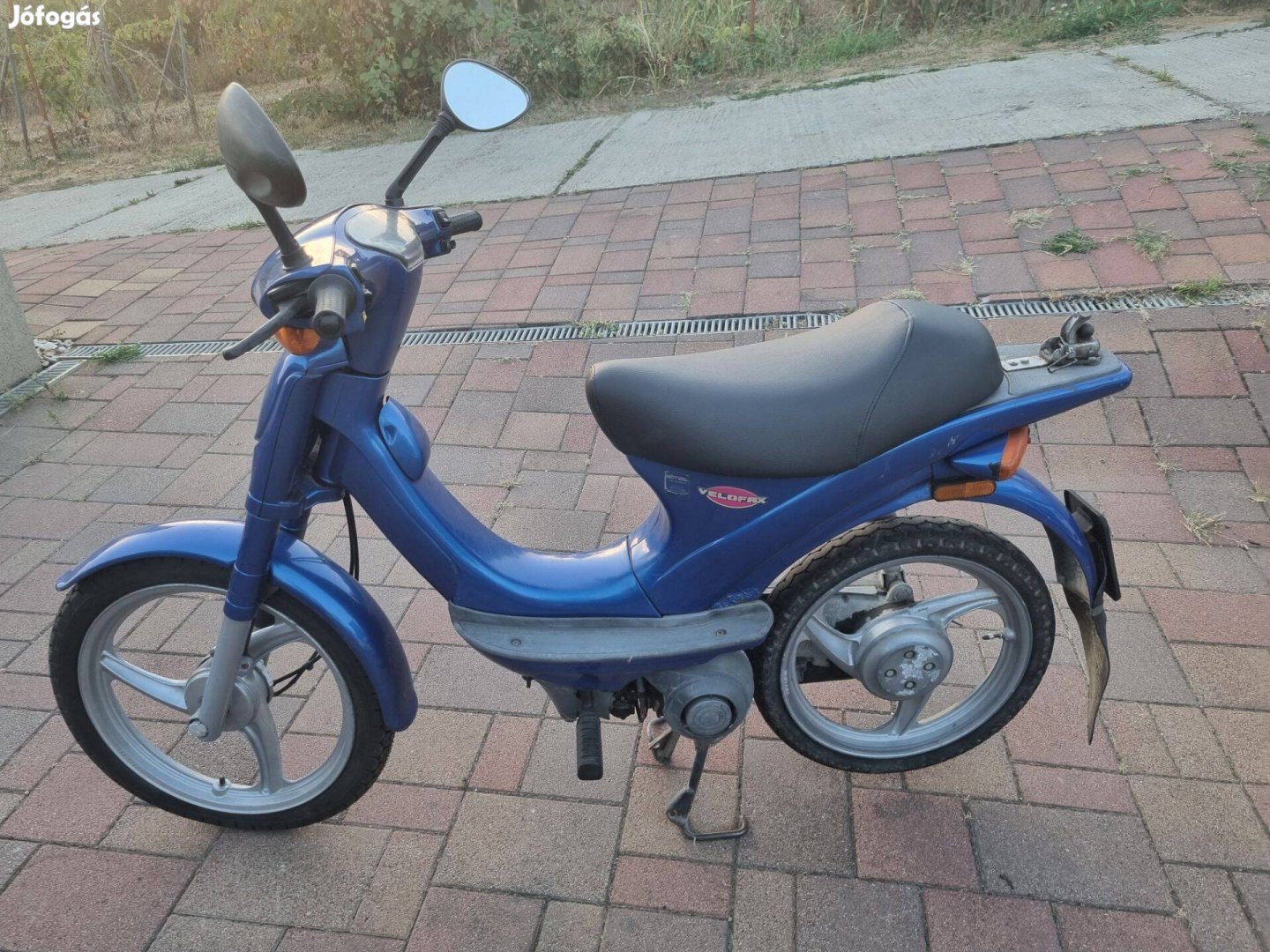 Piaggio kismotor utánfutóval együtt eladó