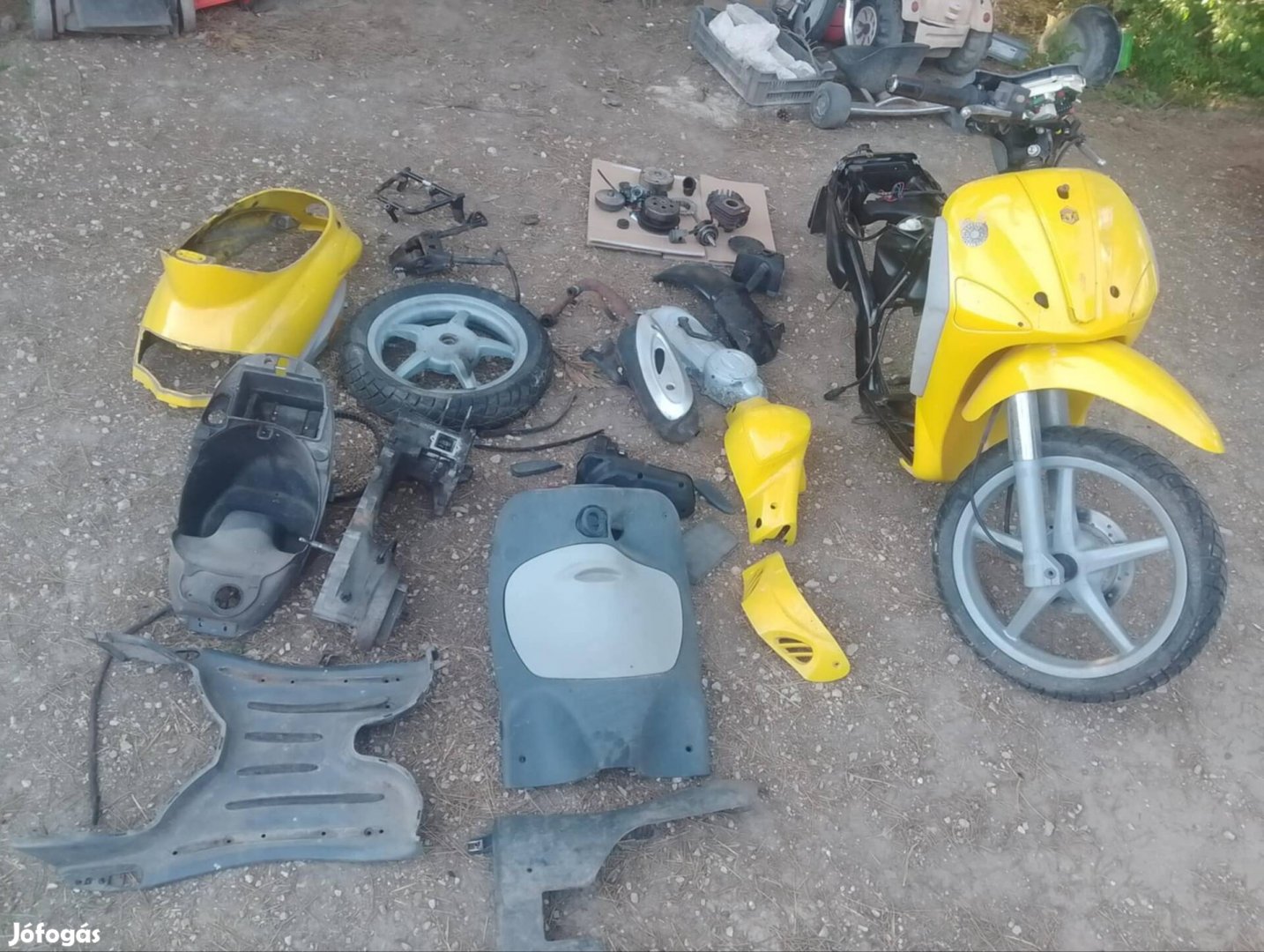 Piaggio liberty 2 alkatrészek alkatrész bontás 
