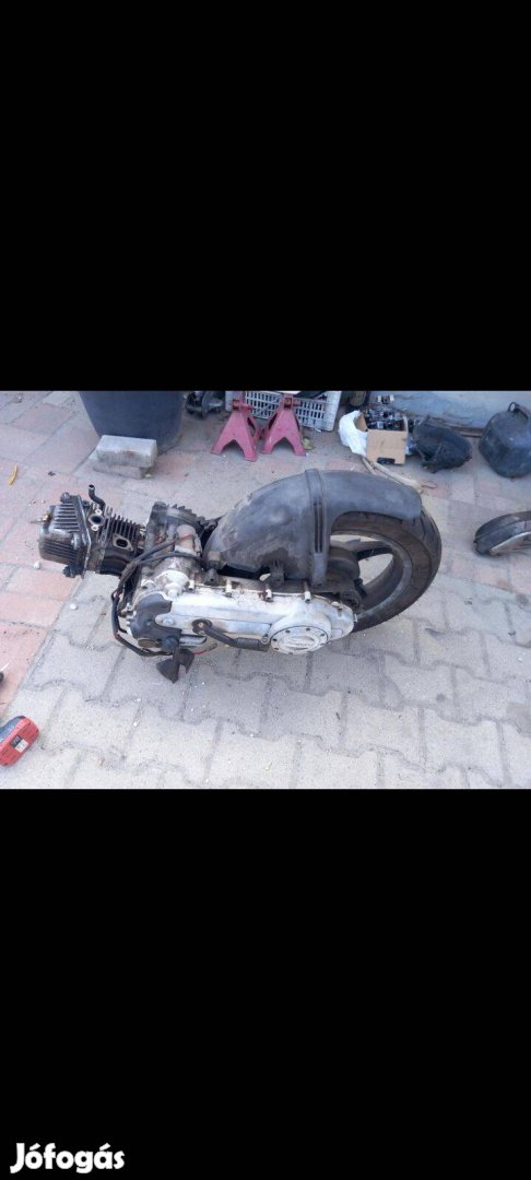Piaggio liberty 50 4t blokk alkatrésznek
