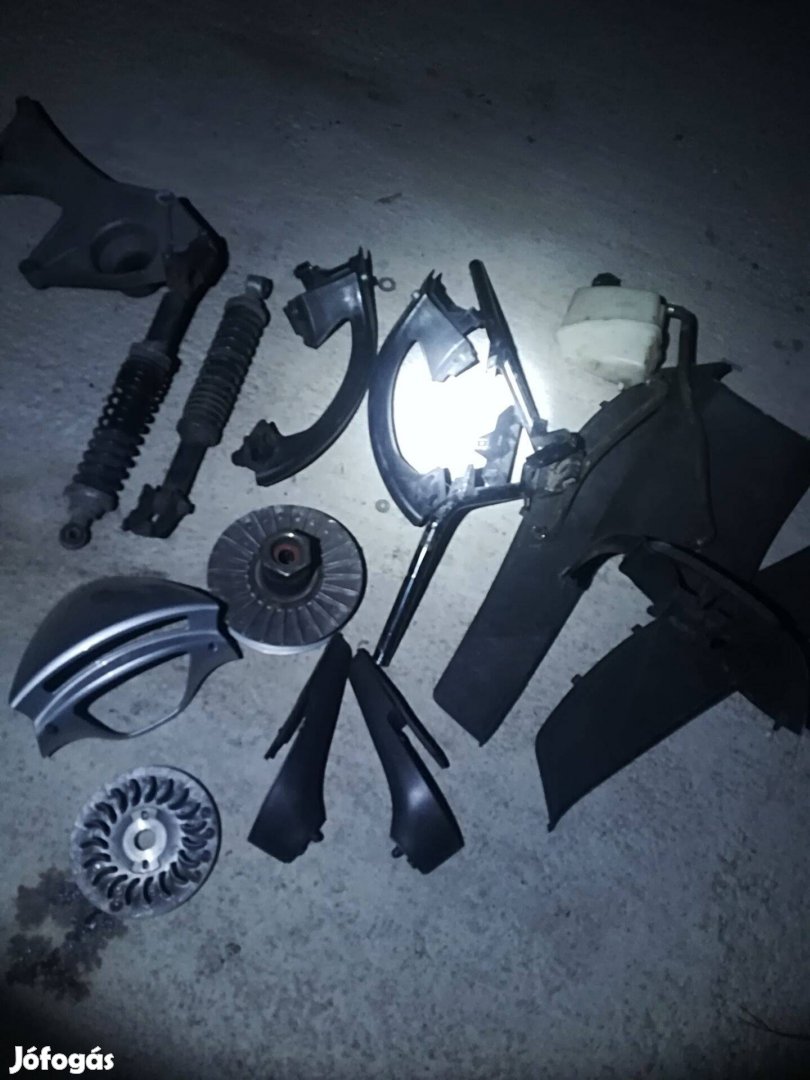 Piaggio x9 500 bontott alkatrészek