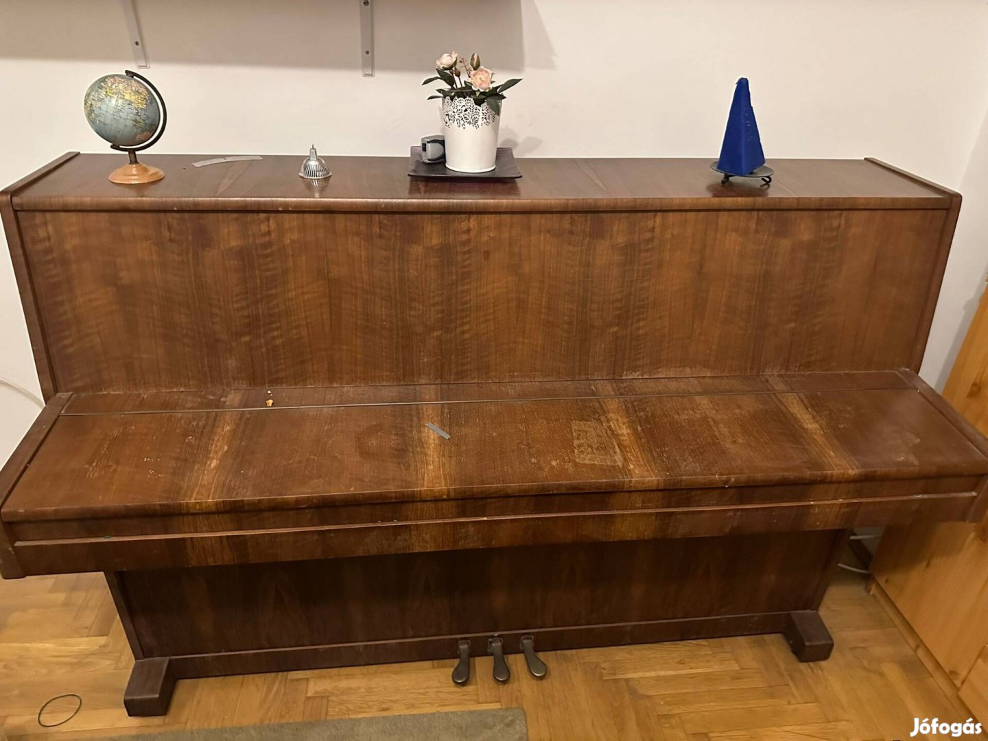 Pianinó használt, jóállapotban van. Ingyen elvihető!