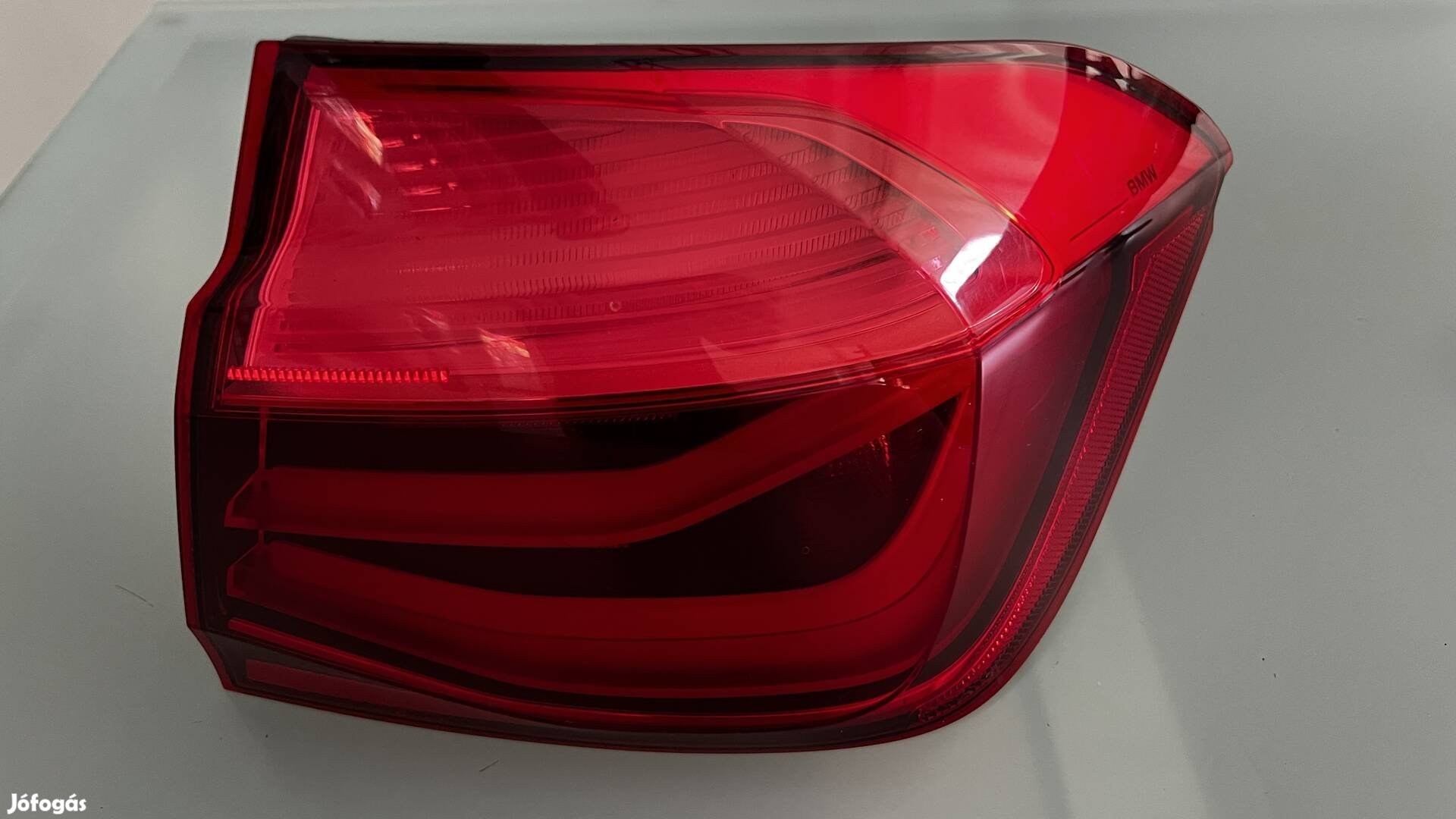 Picit sérült, gyári BMW F30 LCI LED jobb hátsó külső lámpa