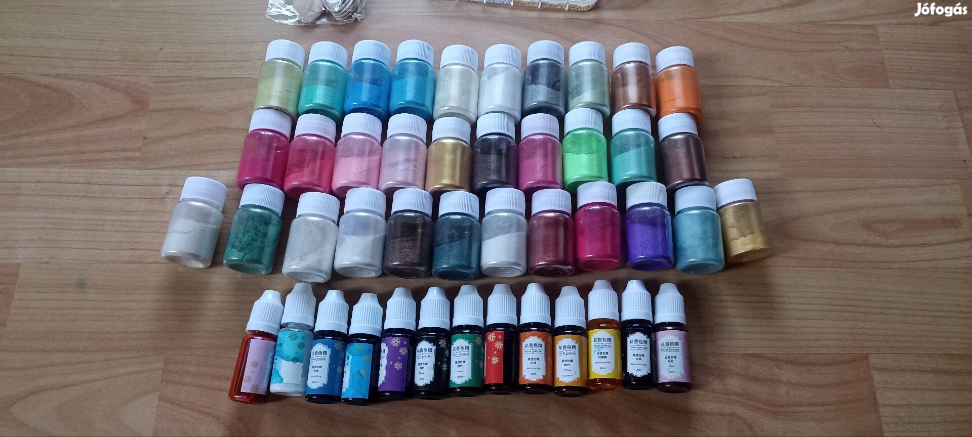 Pigment porok folyadékok glitterek csillámok egyben