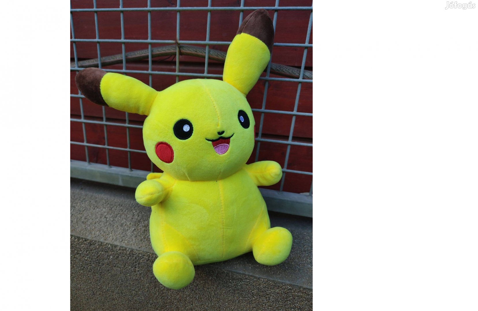 Pikachu - Dragon Ball plüss (37cm)