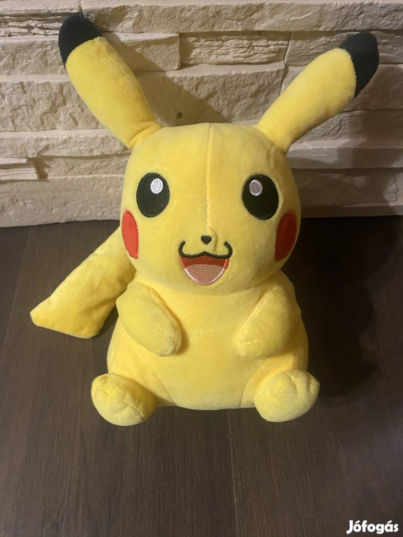 Pikachu plüss, teljesen új állapotban, kb. 30 cm.