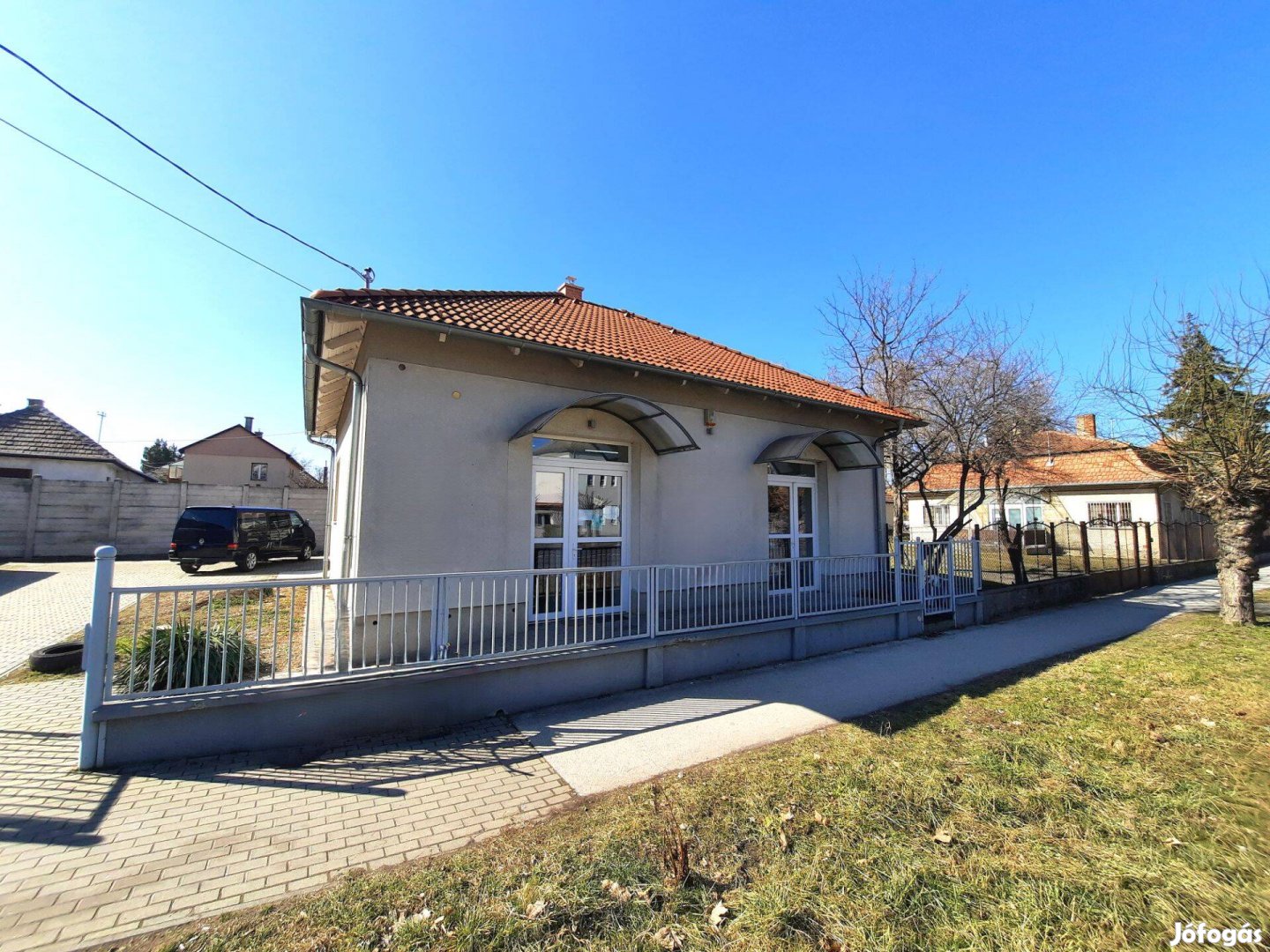Pilisen a központhoz közel 100 m2 családi ház vagy üzlethelyiség eladó