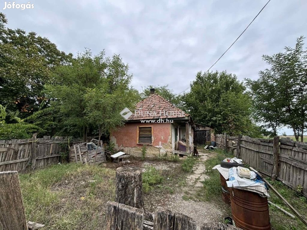 Pilisi eladó 1201 nm-es telek