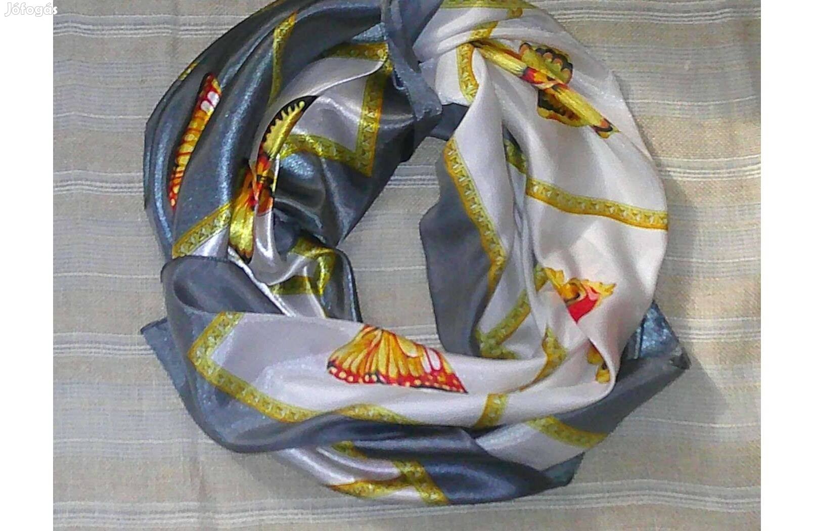 Pillangó Lepke mintás nagyobb méretű női kendő, sál