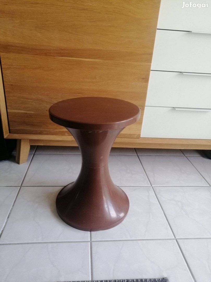 Pille szék retro ülőke csoki barna 3 db-ra szedhető,stabil