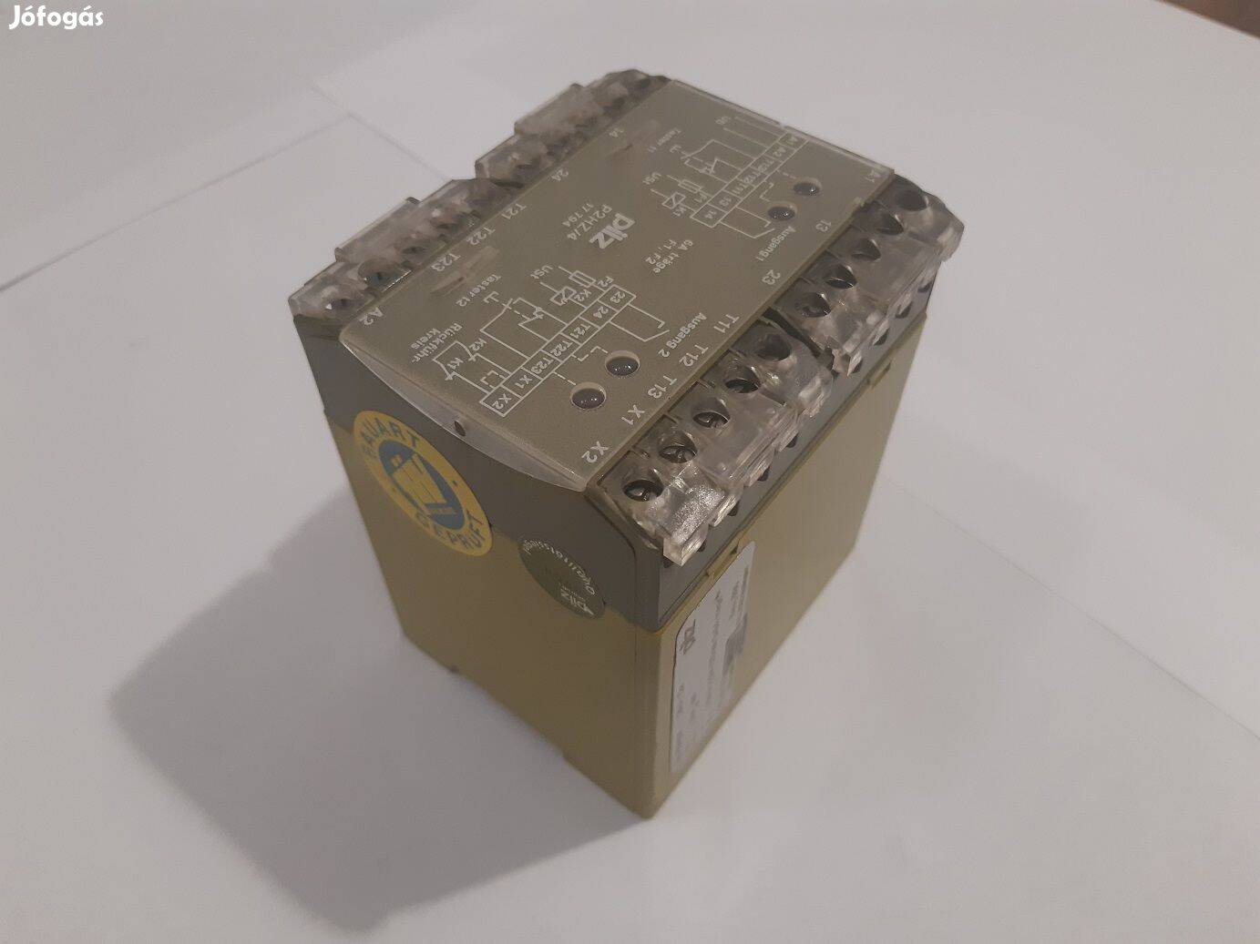 Pilz P2HZ4 biztonsági relé 32