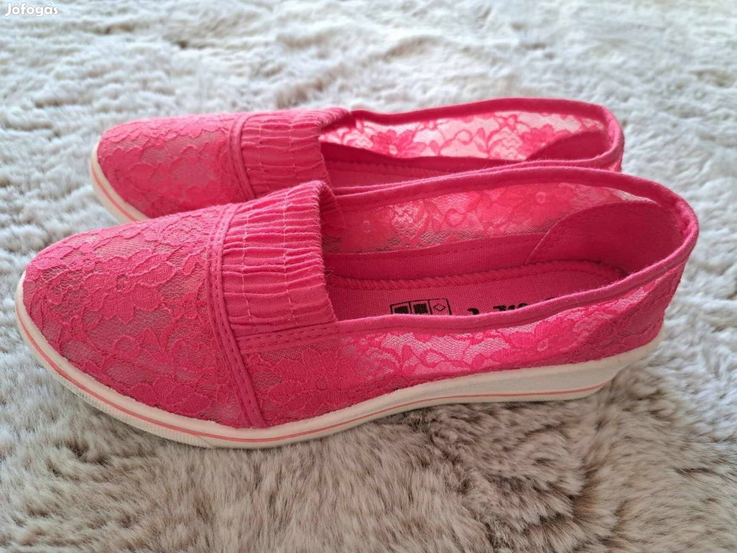 Pink csipkés topán