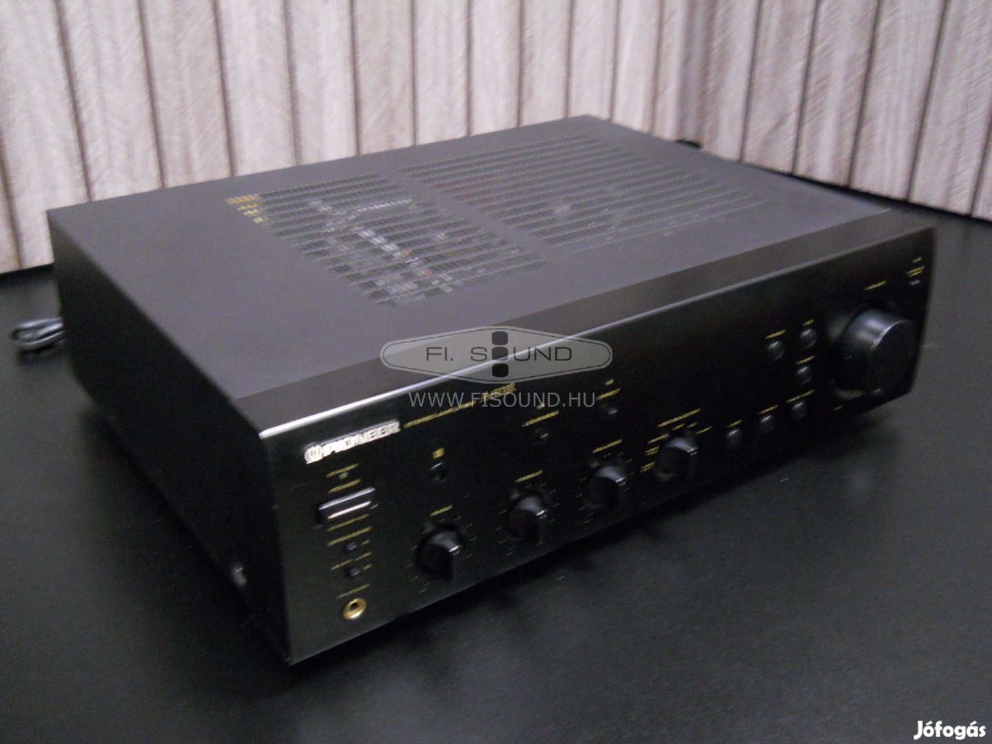 Pioneer A-502R , 2x80W,4-32 ohm,4 hangfalas sztereo erősítő (4114)