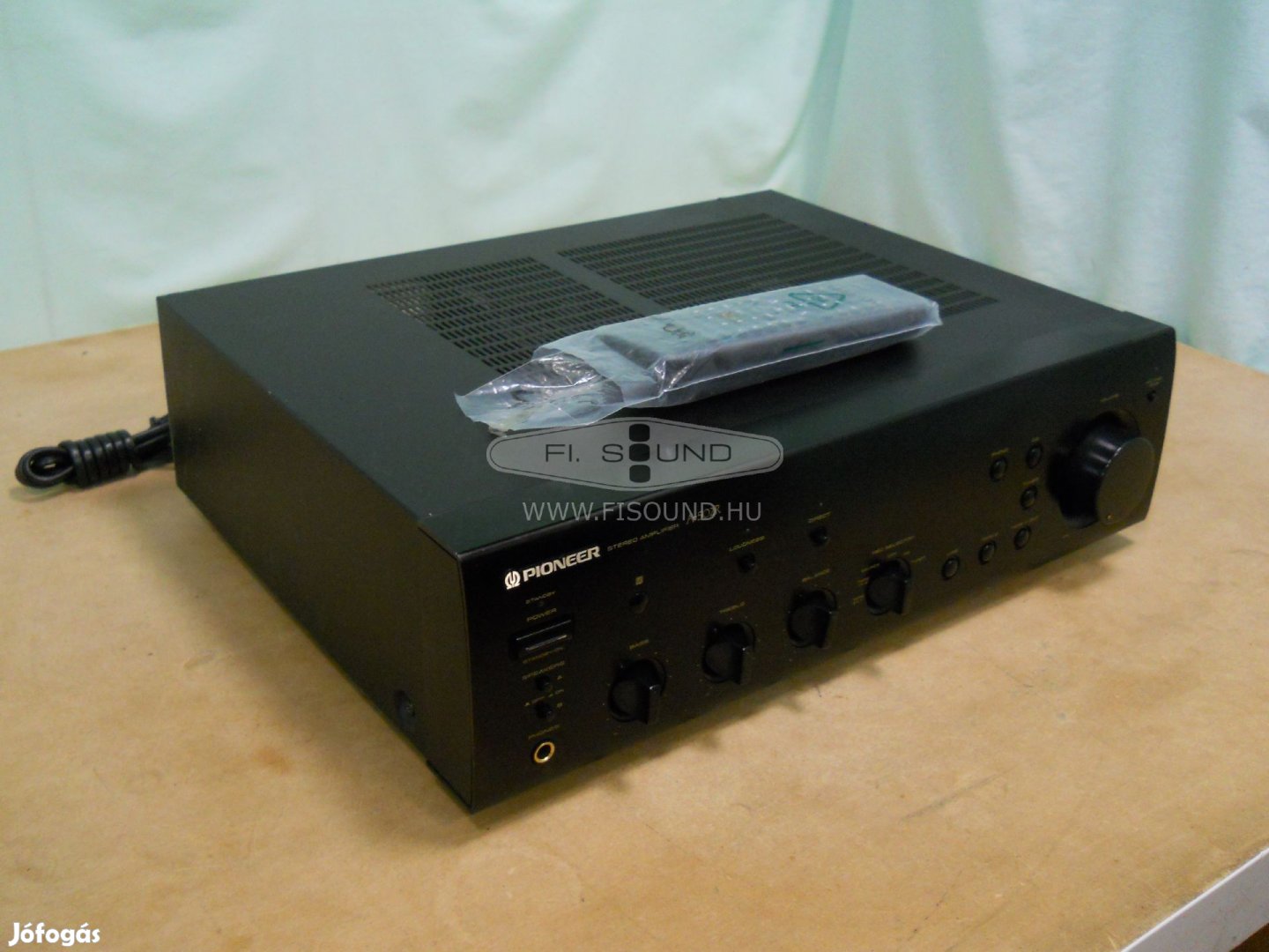 Pioneer A-502R ,(3.) 2x80W,4-32 ohm,4 hangfalas sztereo erősítő