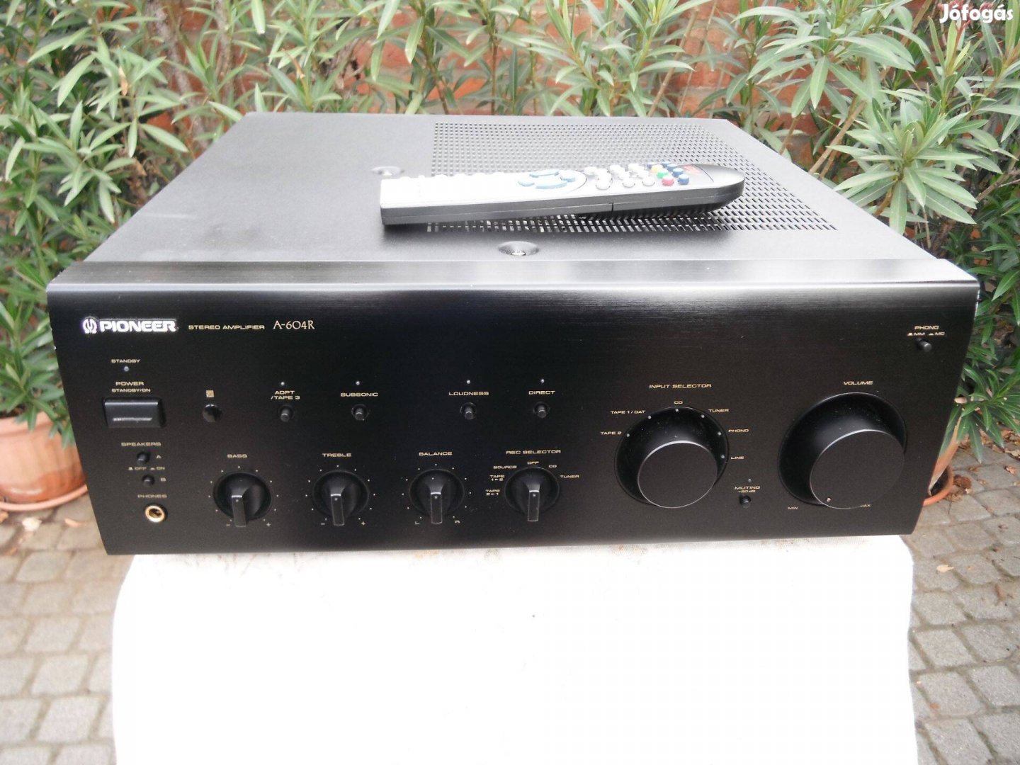 Pioneer A-604R hatalmas erősítő távirányítóval