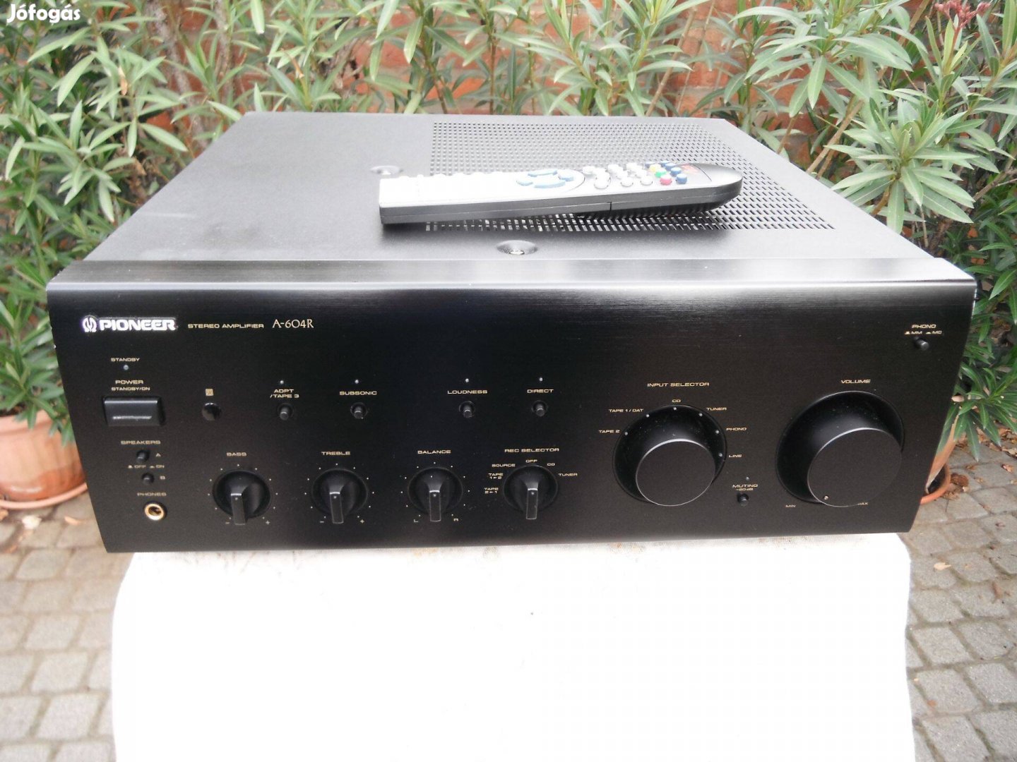 Pioneer A-604R hatalmas erősítő távirányítóval