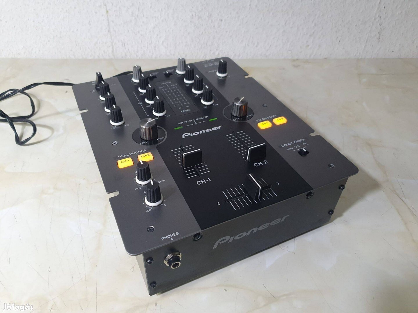 Pioneer DJM-250 2csatornás keverő