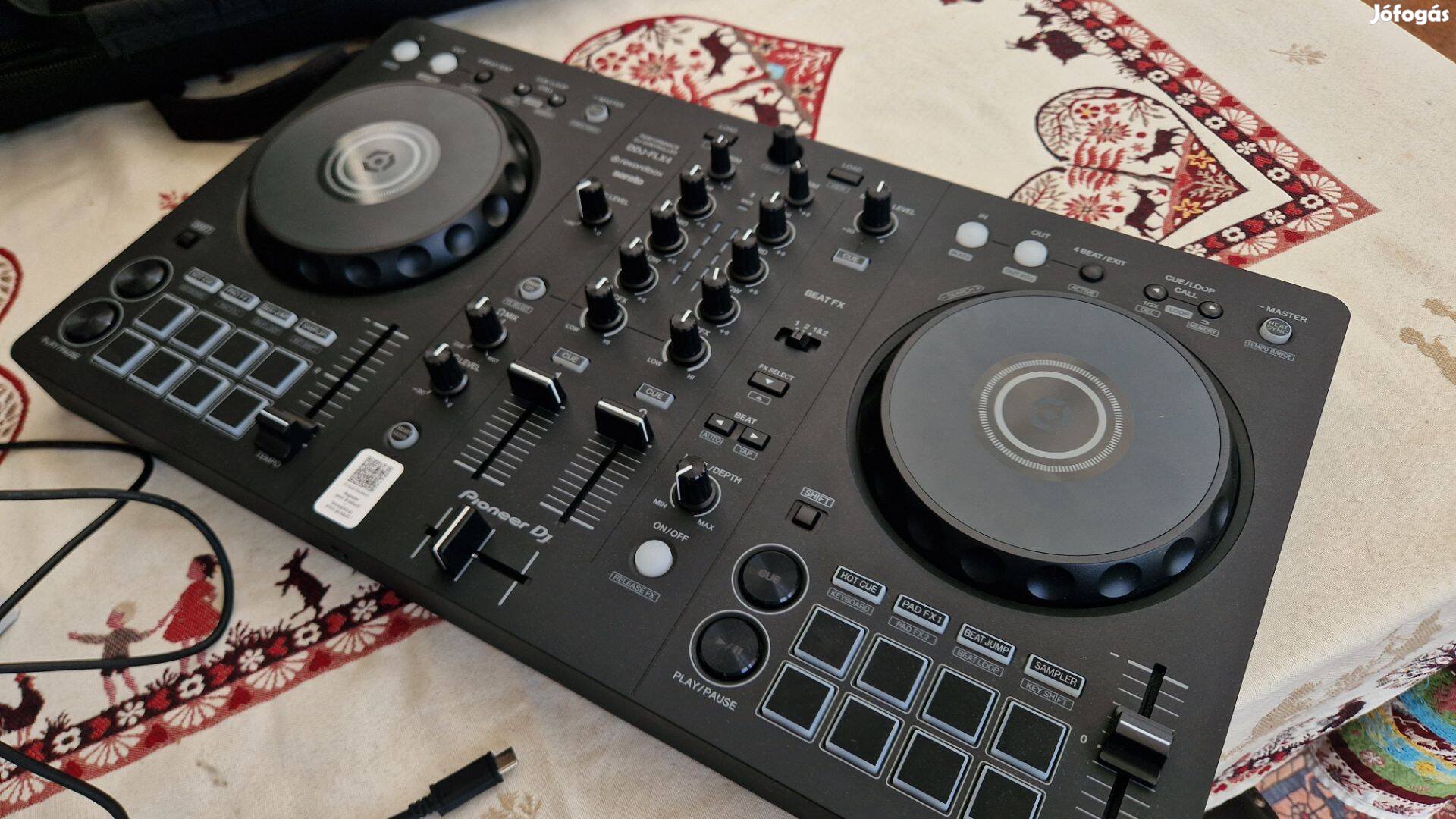 Pioneer Ddj Flx-4 DJ pult keverő mixerr
