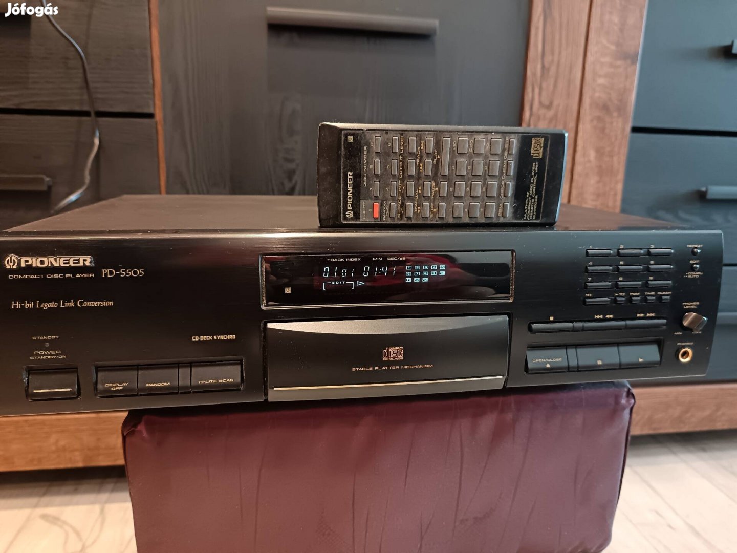Pioneer PDS 505 gyári távjával.
