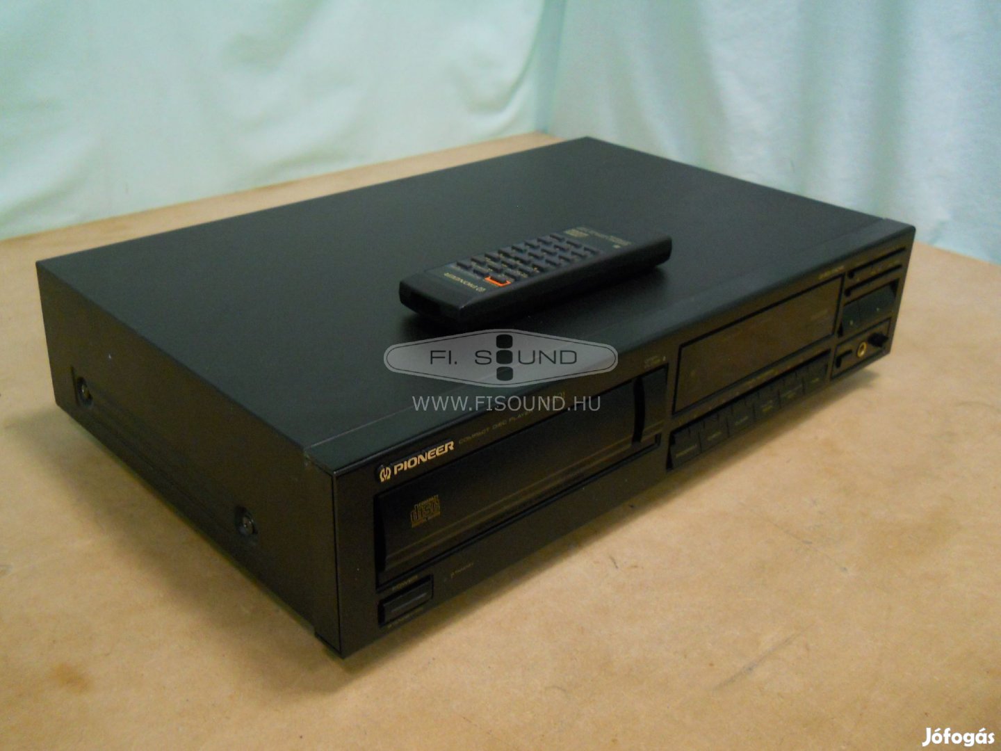 Pioneer PD-201 ,1 lemezes CD lejátszó távirányítóval