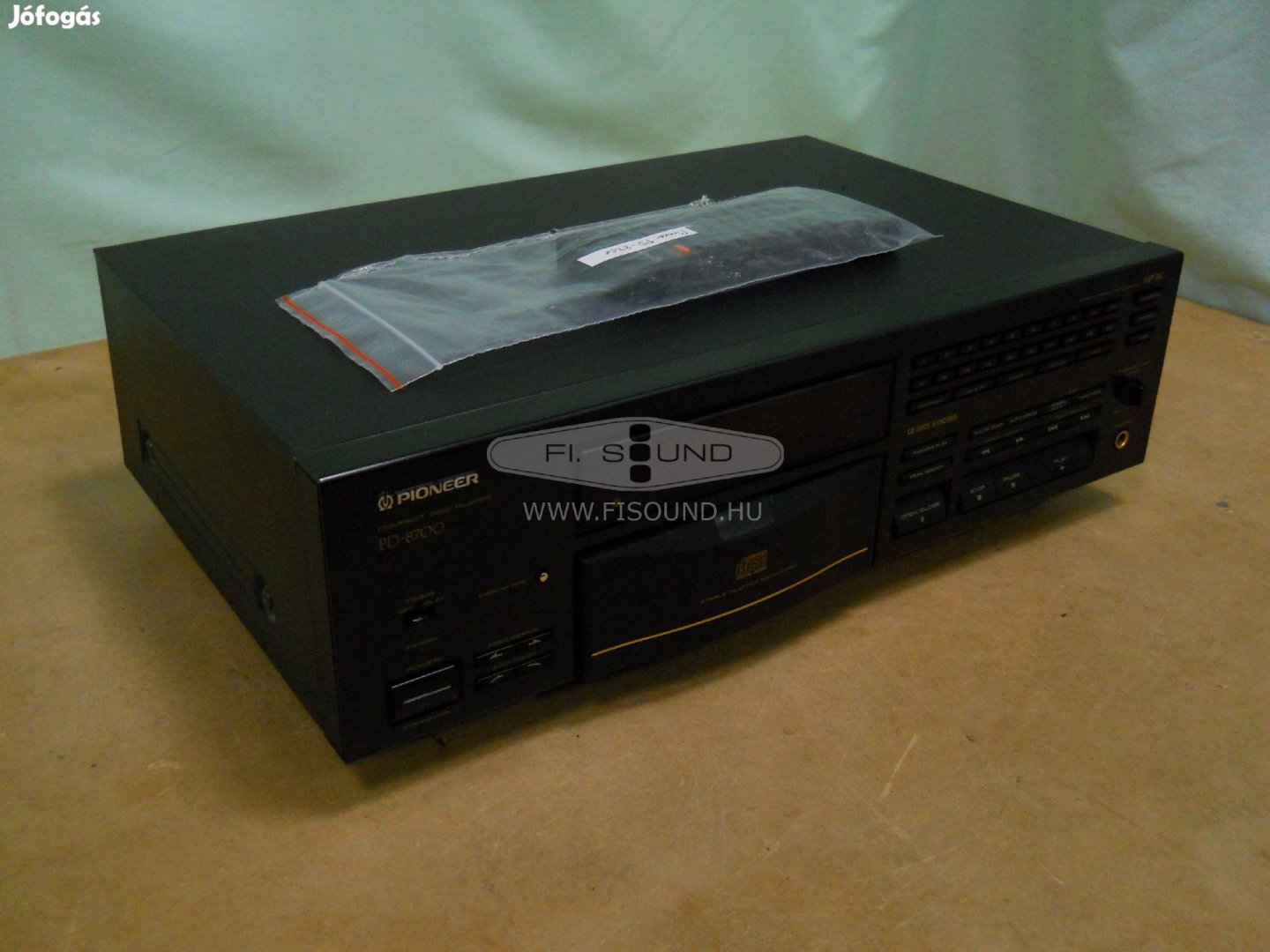 Pioneer PD-8700 , 1 lemezes CD lejátszó, gyári távirányítóval