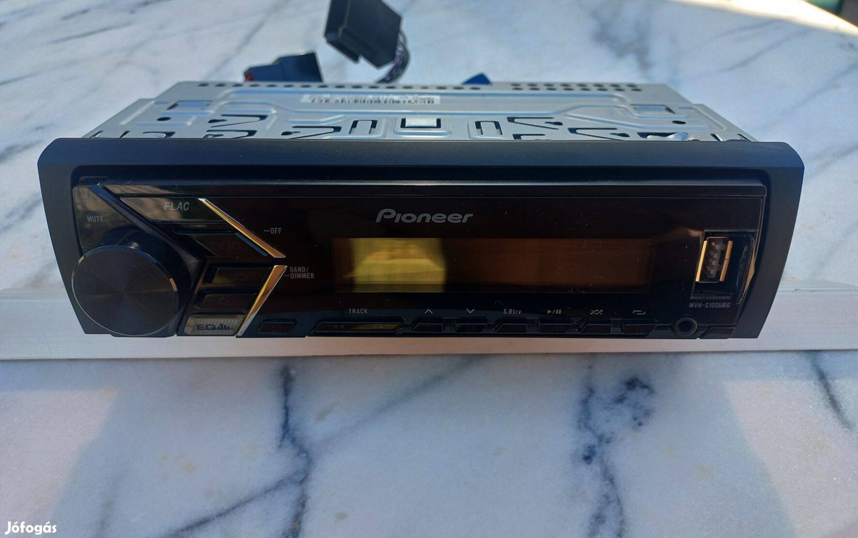 Pioneer USB autó fejegység