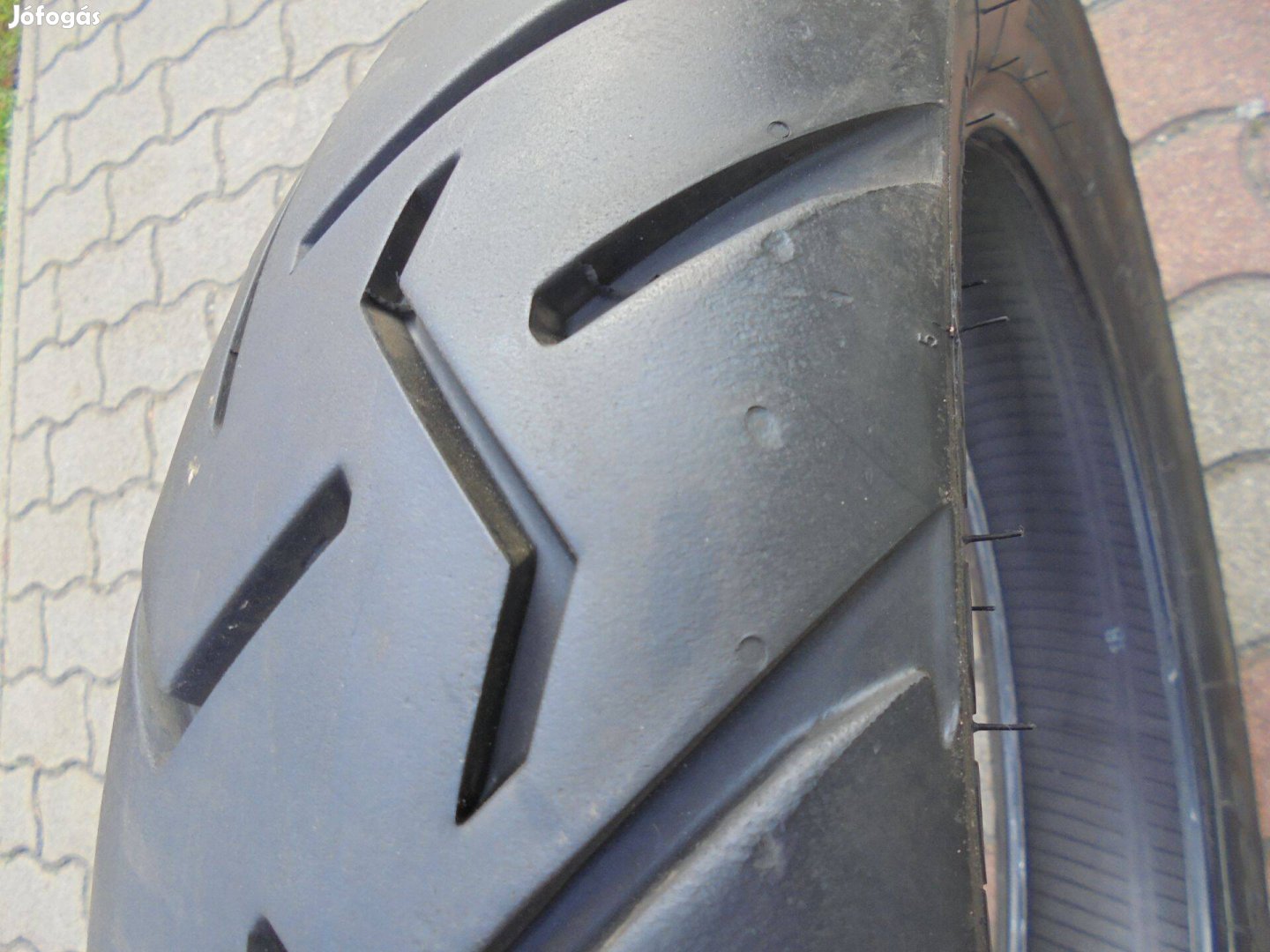 Pirelli 18-as 1 éves motorgumi eladó