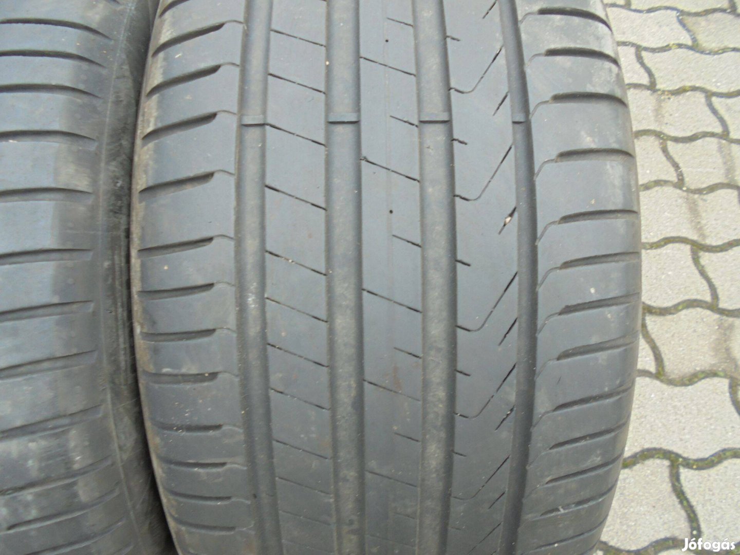 Pirelli 18-as nyári gumi pár eladó