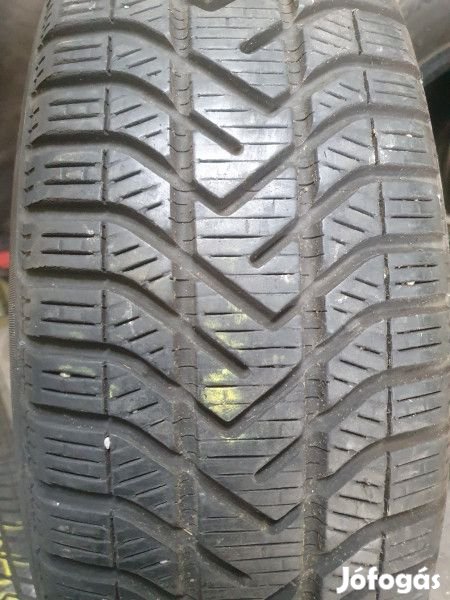 Pirelli 195/70R16 SNOWCONTROL3 6-7mm DOT15 használt gumi HG5502 téli