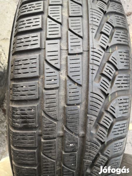 Pirelli 205/65R17 SOTTOZERO2 5-6mm DOT12 használt gumi HG2790 téli