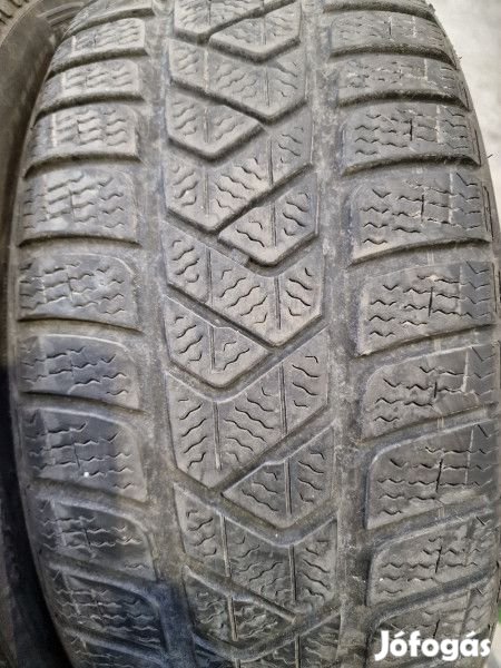 Pirelli 215/55R17 SOTTOZERO3 5mm DOT19 használt gumi HG13329 téli