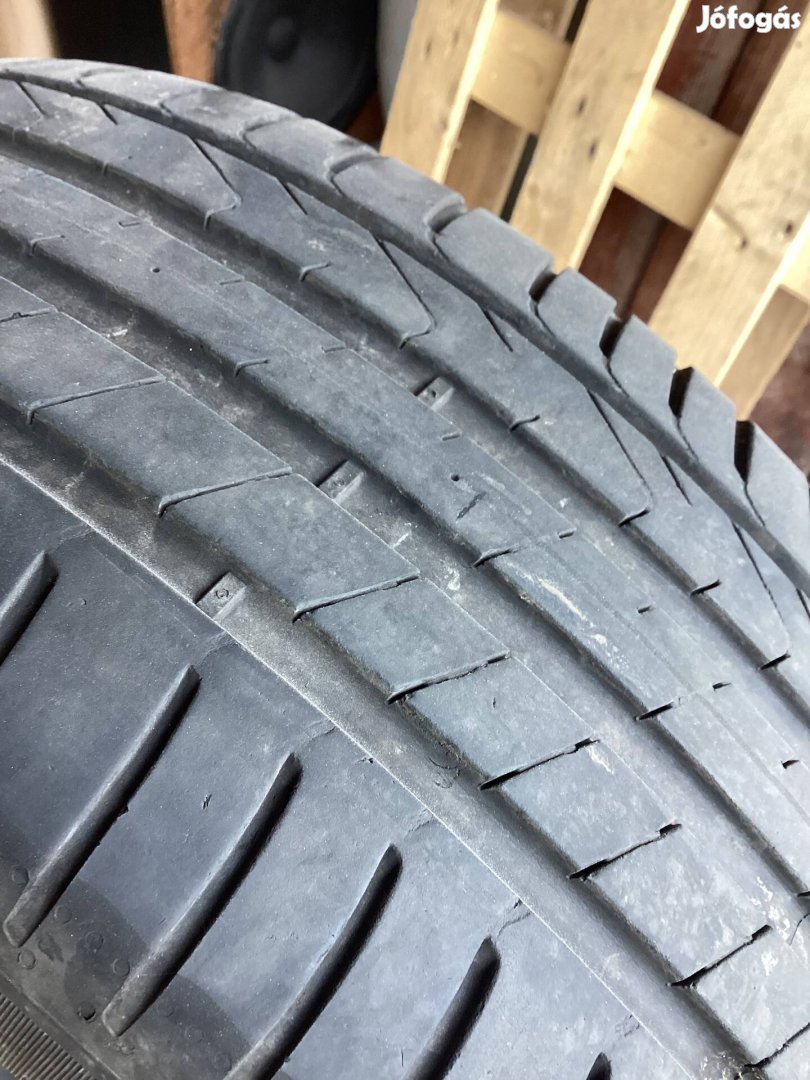 Pirelli 215/55 r17 nyári gumi