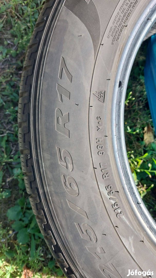 Pirelli 215/65R17 téli gumi eladó