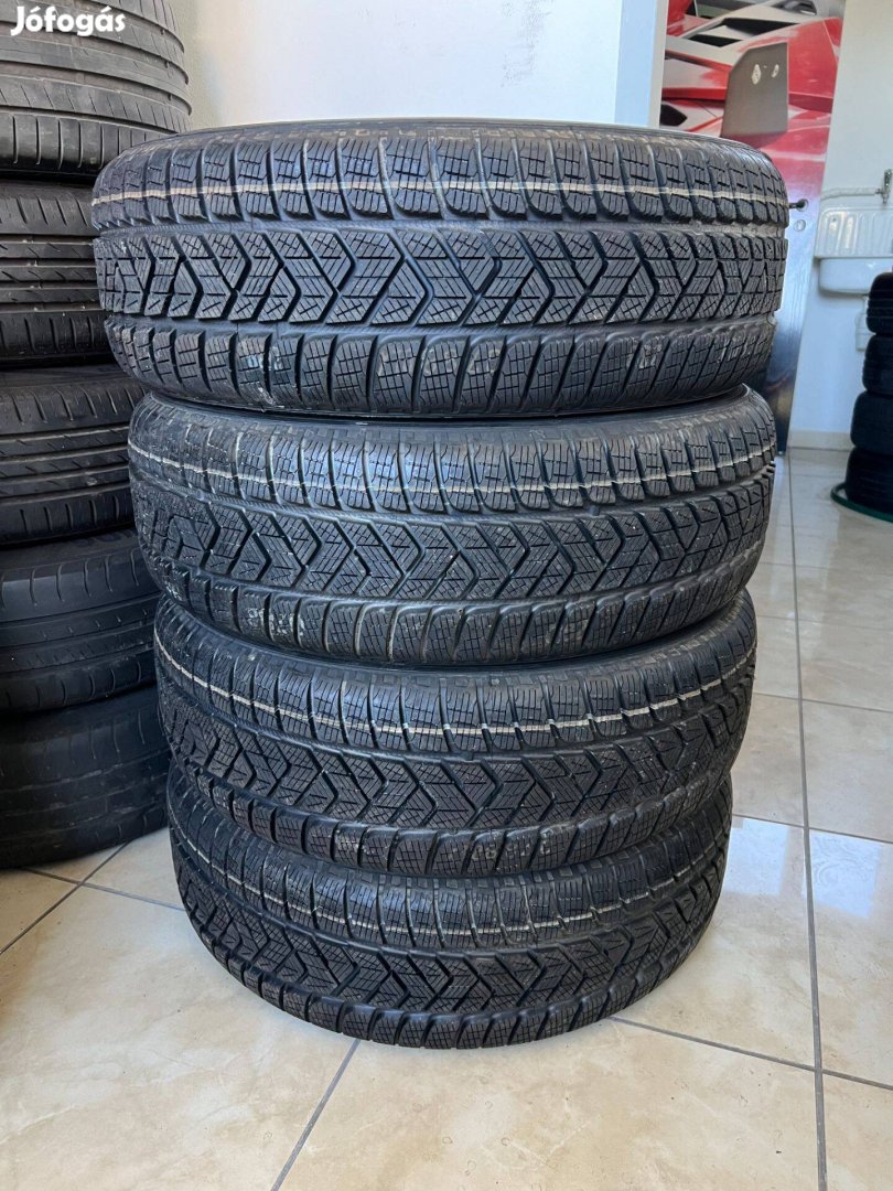 Pirelli 215/65r17 215/65 r17 téli gumi