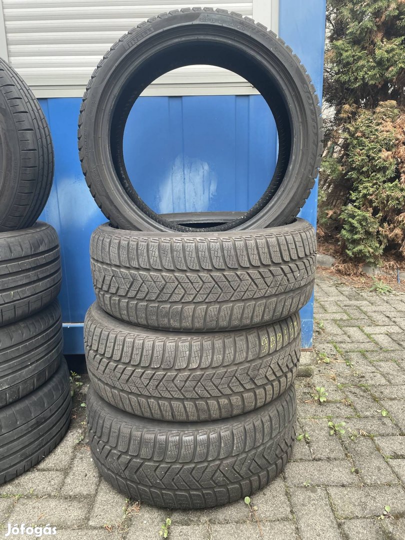Pirelli 225/40 R18 téli gumi