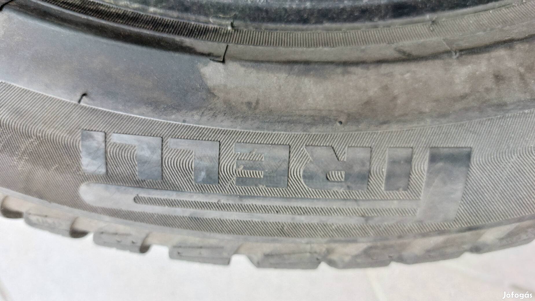 Pirelli 225/50 r17 téligumi szett 