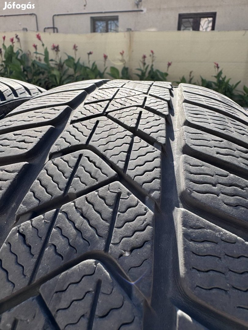 Pirelli 225/50r18 téli gumi