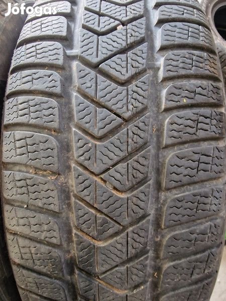 Pirelli 225/55R16 SOTTOZERO3 5+mm DOT17 használt gumi HG13539 téli