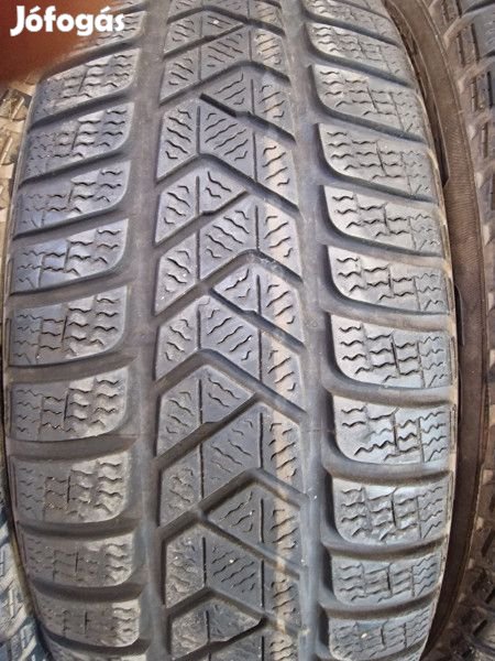 Pirelli 225/55R17 SOTTOZERO3 5mm DOT14 használt gumi HG12804 téli