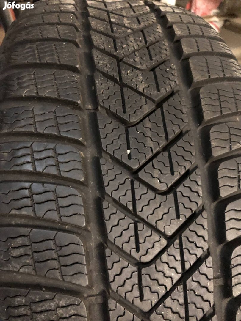 Pirelli 225/55r17 225/55 r17 téligumi 2db
