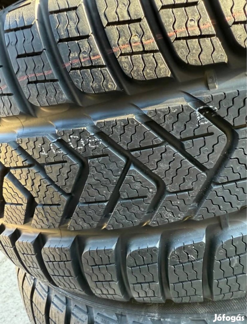 Pirelli 235/35r19 új téli gumik