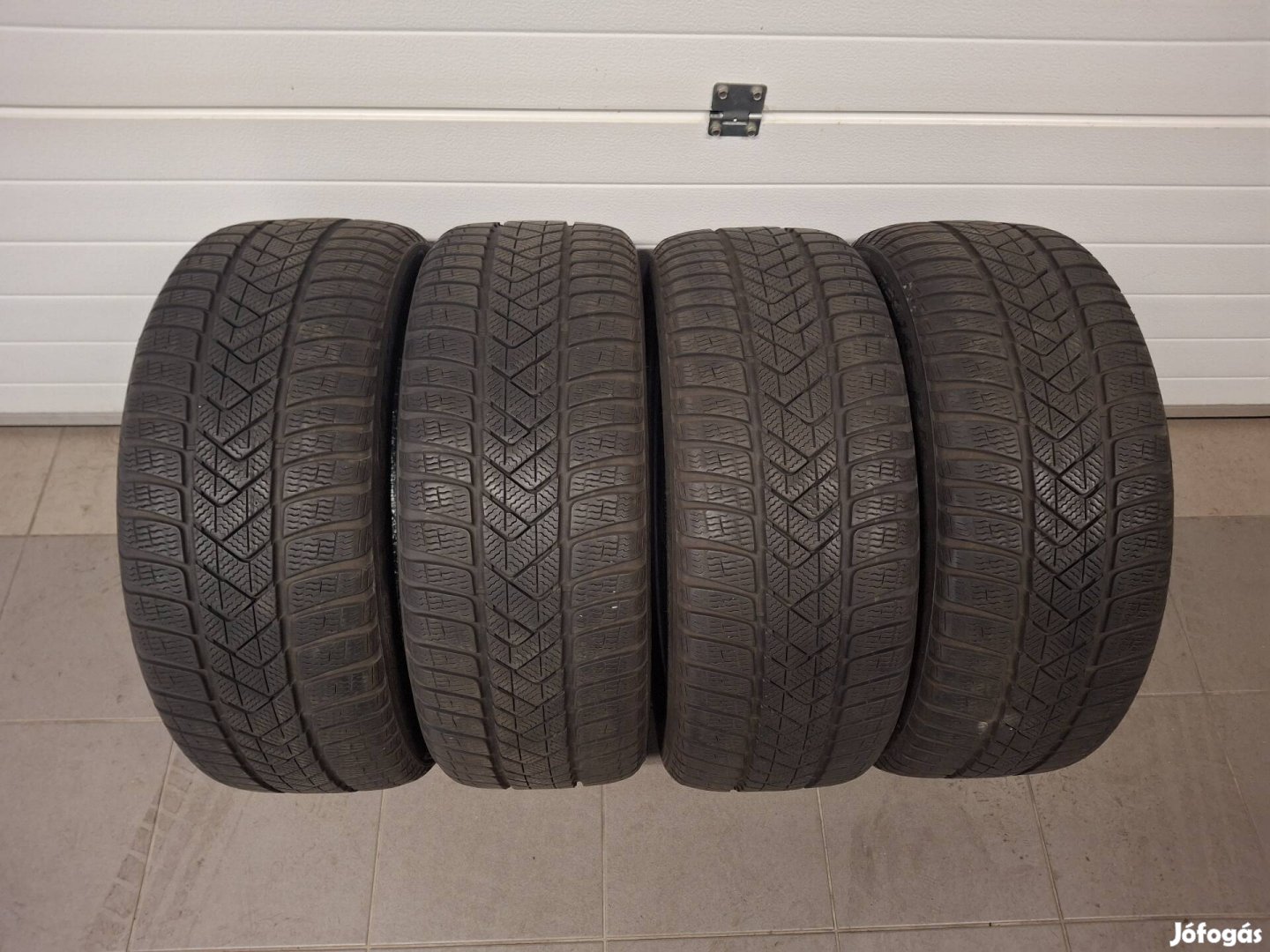 Pirelli 235/45R18 téli gumi